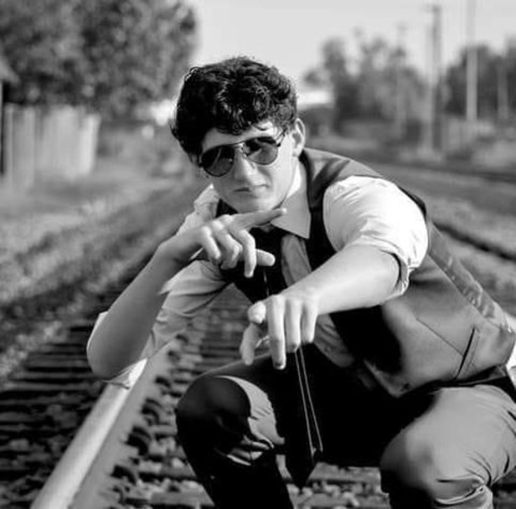 Meet your Posher, Karson - Picture 1 of 1